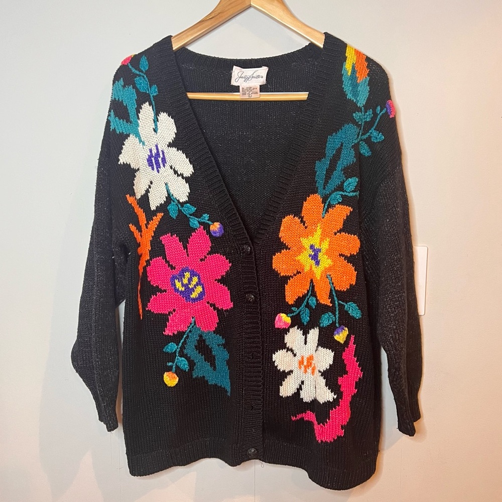 VINTAGE | Jaclyn Smith colorful floral embroidered oversize knit cardigan